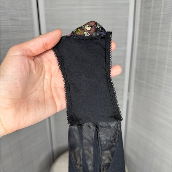 Victorias Secret Lingerie Set Embroidered Floral Black Base - Picture 8 of 11